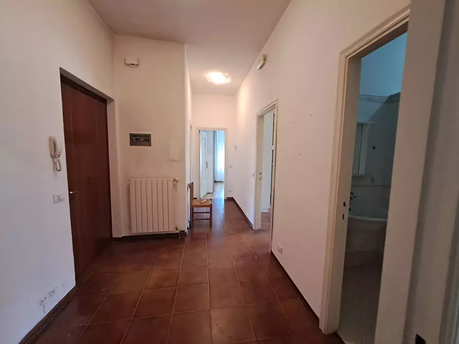 Immagine 11 di Appartamento in affitto  a Massa