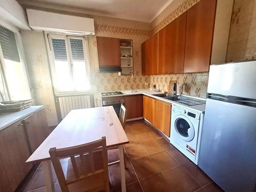 Immagine 2 di Appartamento in affitto  a Massa