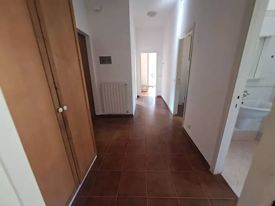 Immagine 18 di Appartamento in affitto  a Massa