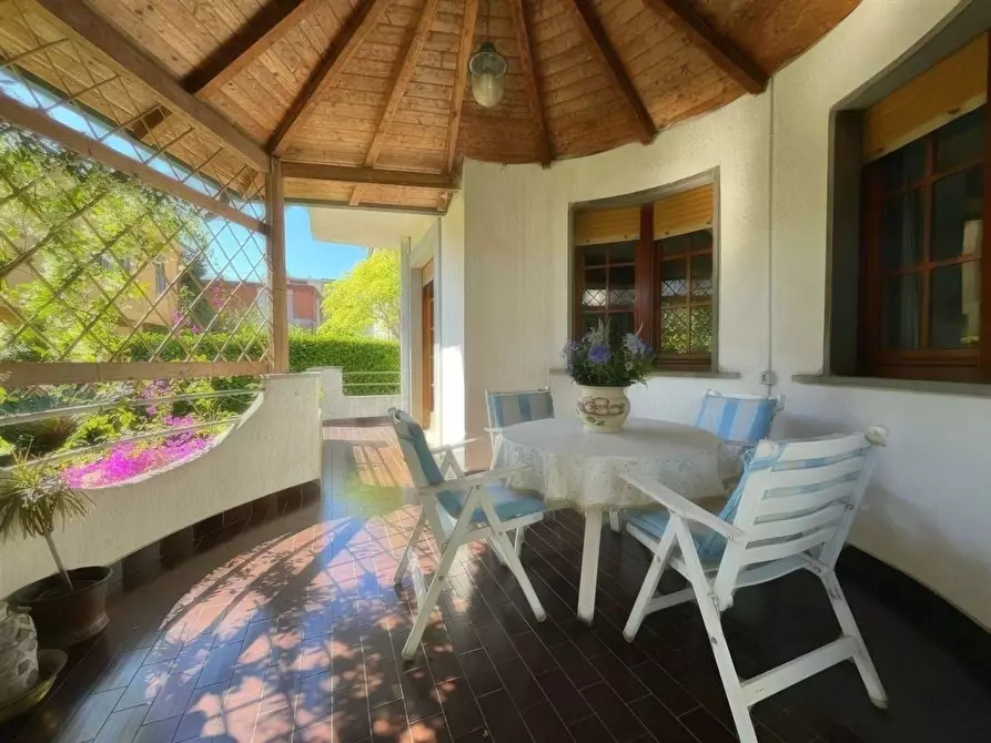 Immagine 29 di Villa in vendita  a Massa