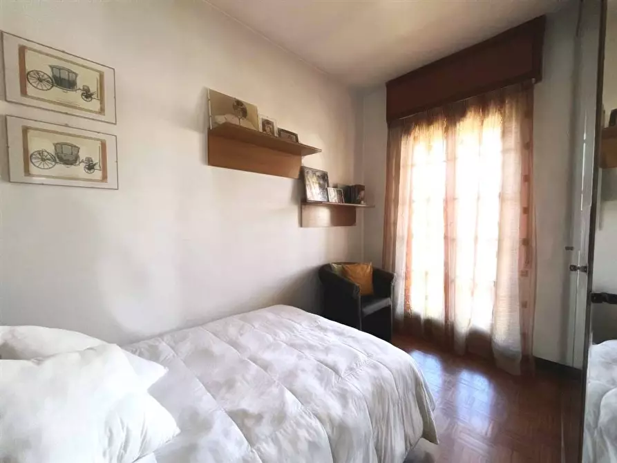 Immagine 16 di Villa in vendita  a Massa