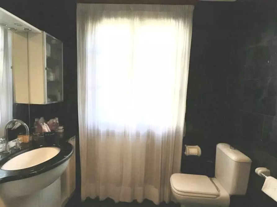 Immagine 23 di Villa in vendita  a Massa