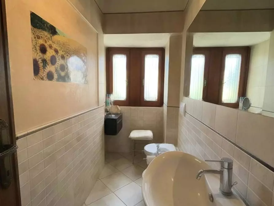 Immagine 26 di Villa in vendita  a Massa