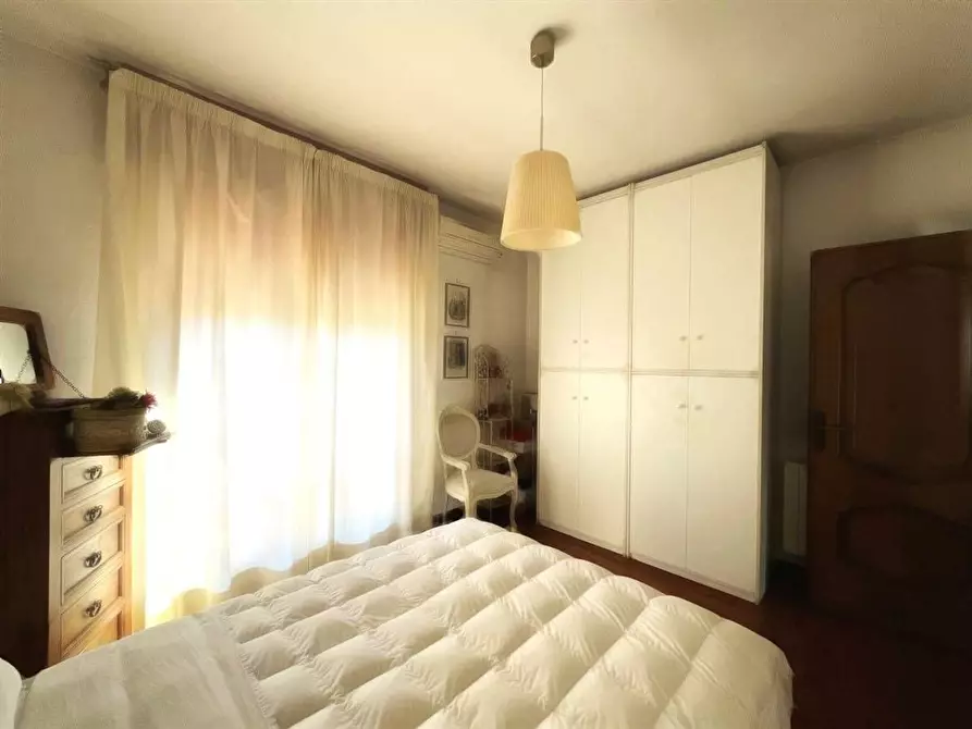 Immagine 20 di Villa in vendita  a Massa