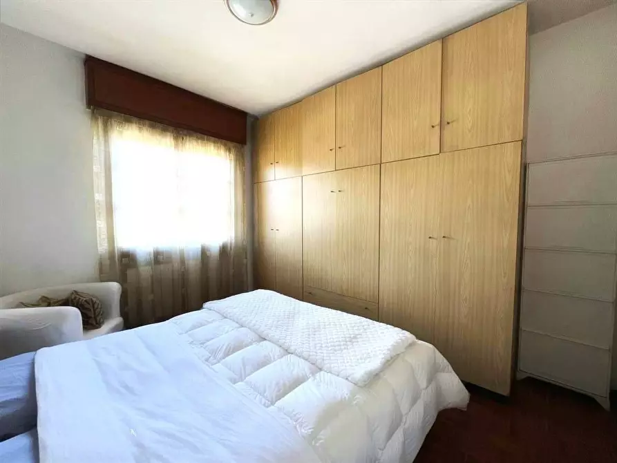 Immagine 19 di Villa in vendita  a Massa