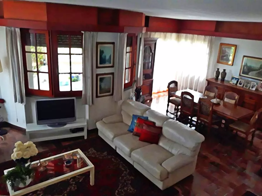 Immagine 3 di Villa in vendita  a Massa
