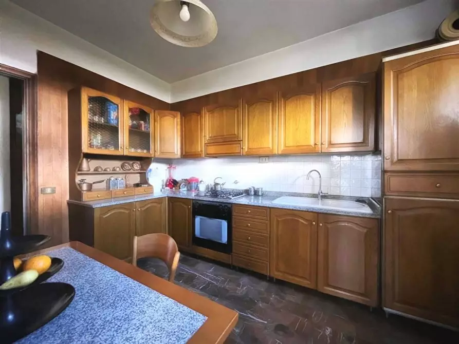 Immagine 13 di Villa in vendita  a Massa