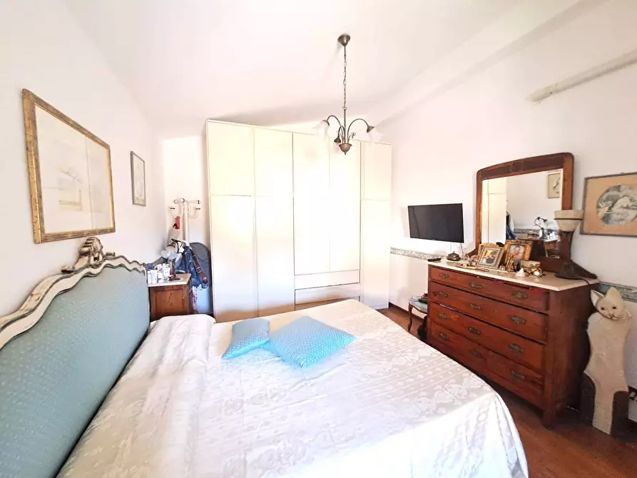 Immagine 13 di Villa in vendita  a Massa