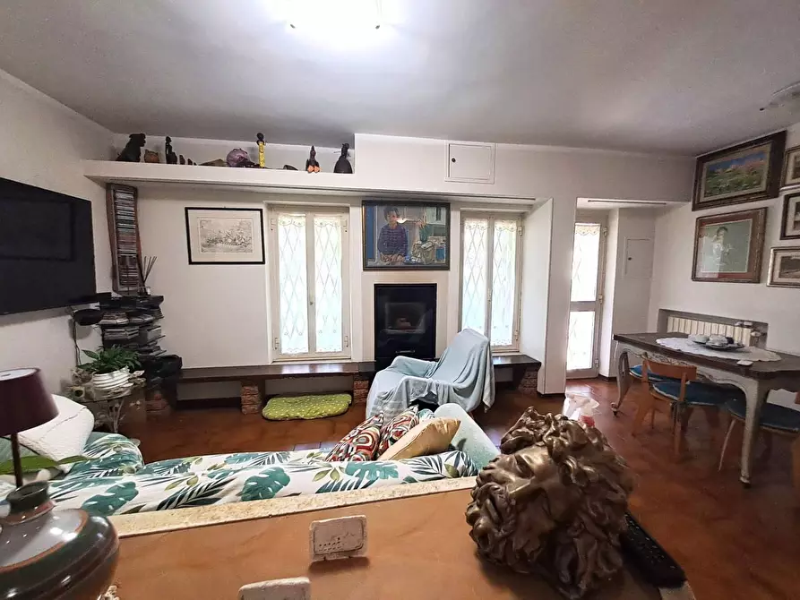 Immagine 3 di Villa in vendita  a Massa