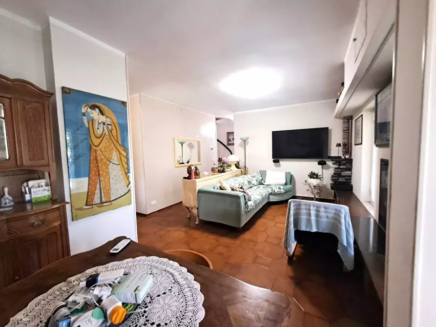 Immagine 5 di Villa in vendita  a Massa