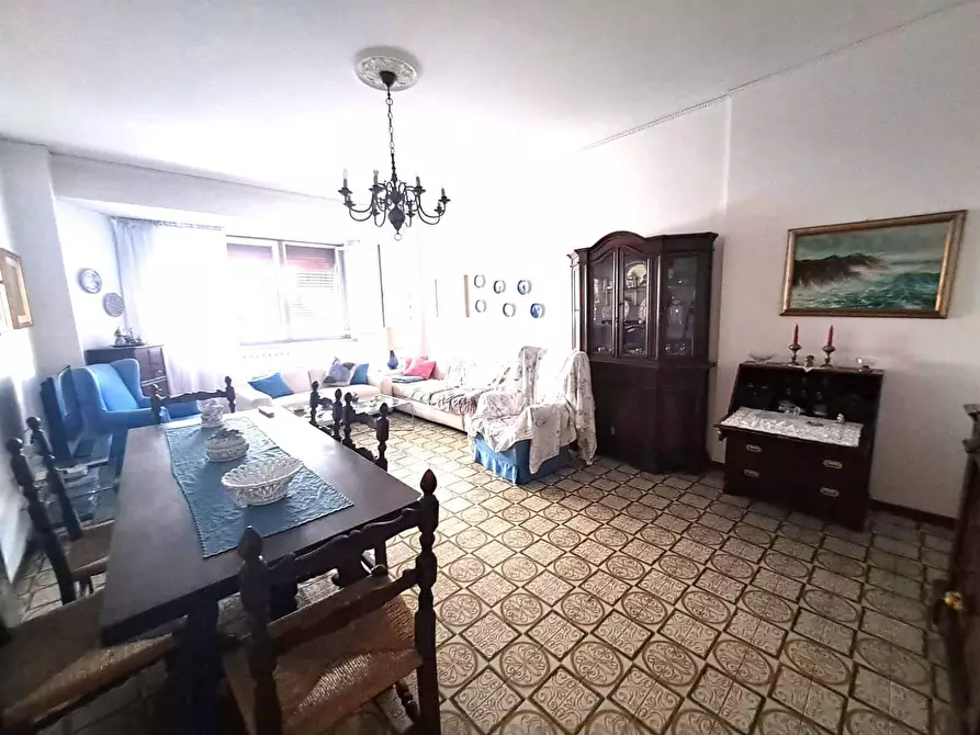 Immagine 3 di Appartamento in vendita  a Carrara