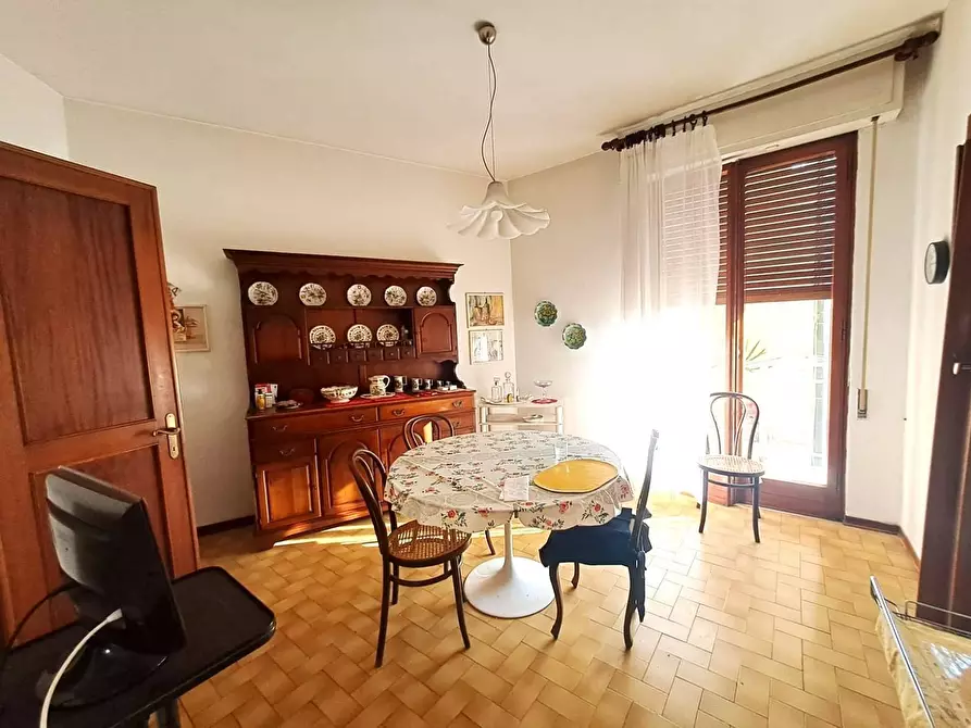Immagine 4 di Appartamento in vendita  a Carrara