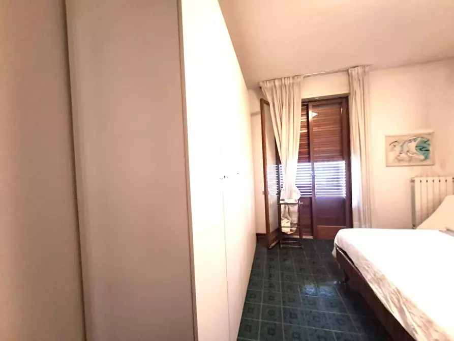 Immagine 13 di Appartamento in vendita  a Carrara