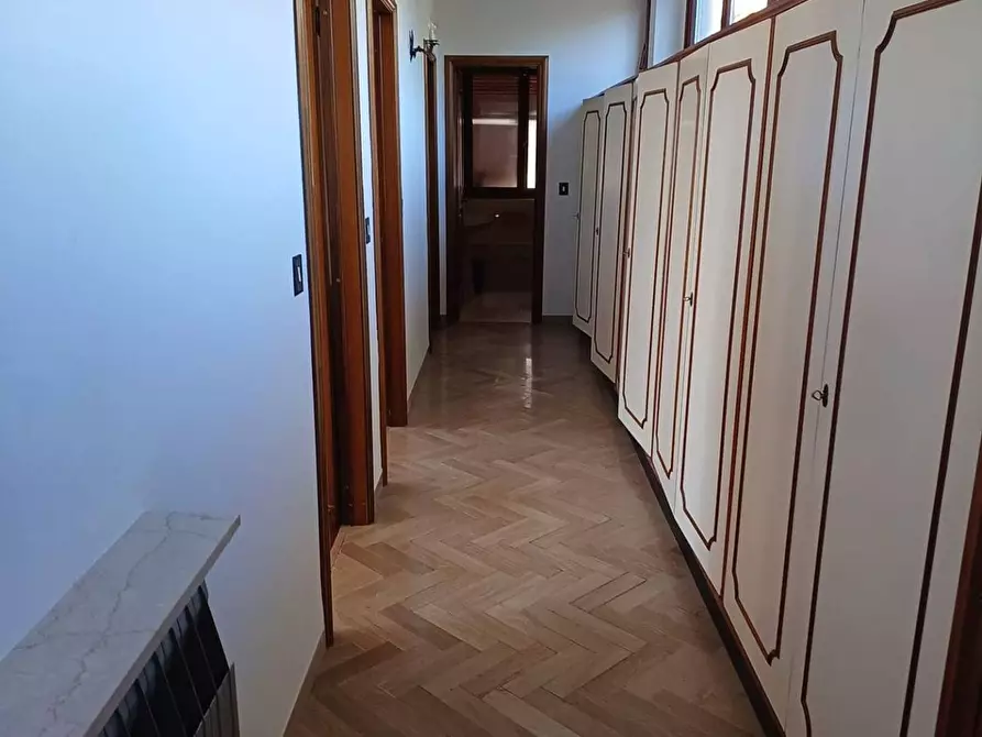 Immagine 14 di Villa in vendita  a Massa