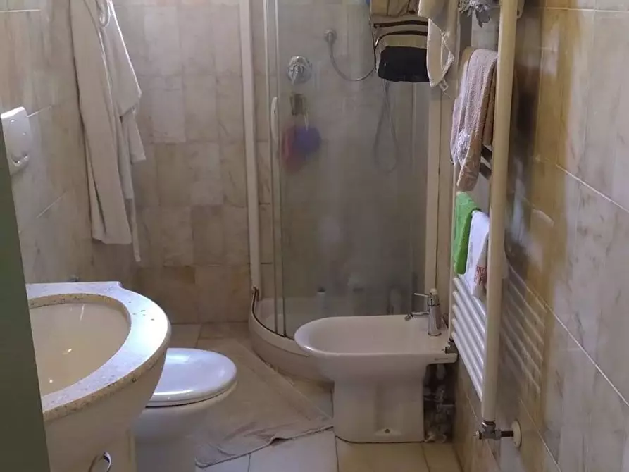 Immagine 17 di Villa in vendita  a Massa