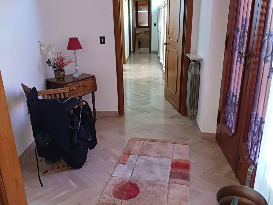 Immagine 9 di Villa in vendita  a Massa