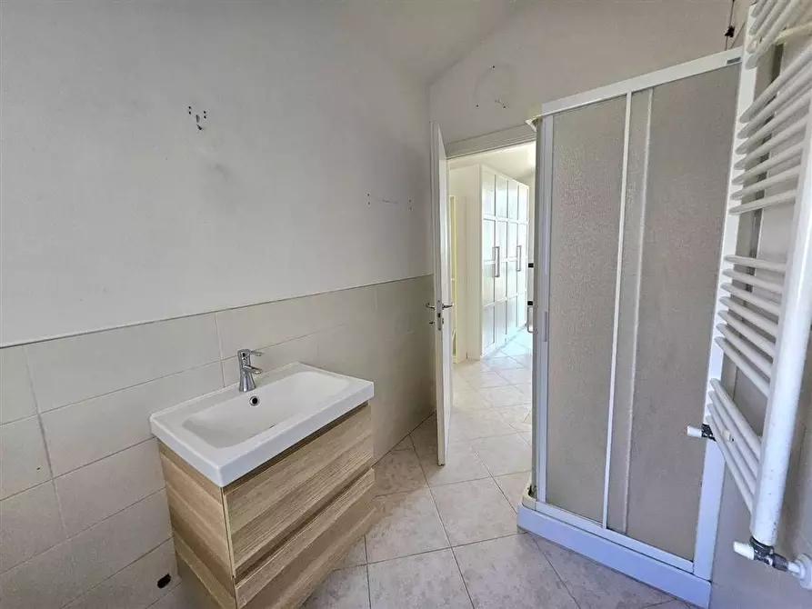 Immagine 23 di Appartamento in vendita  a Massa