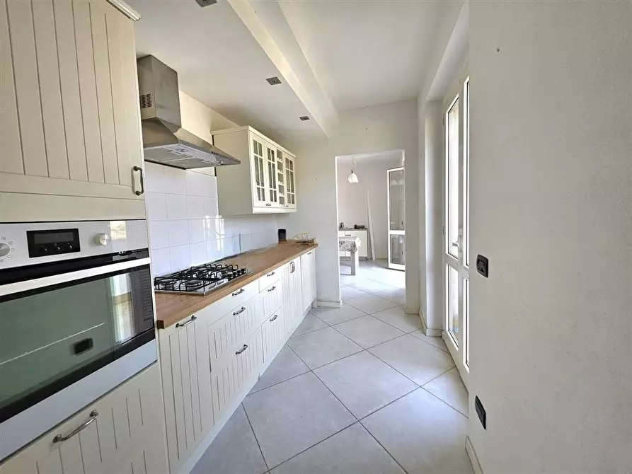 Immagine 5 di Appartamento in vendita  a Massa