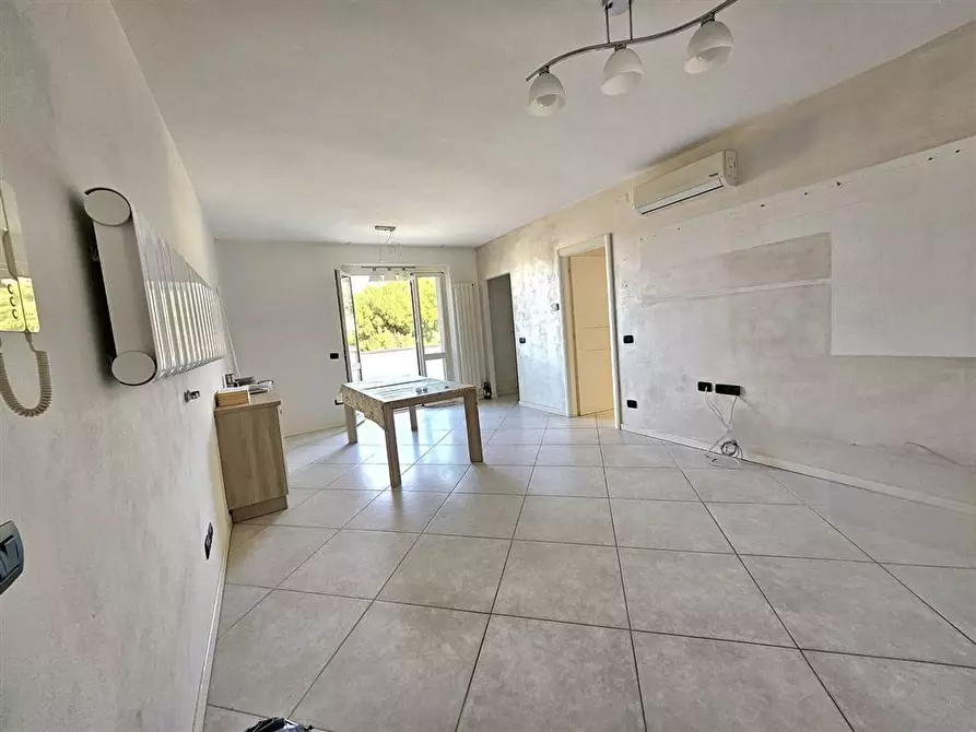 Immagine 3 di Appartamento in vendita  a Massa