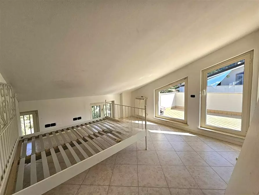 Immagine 18 di Appartamento in vendita  a Massa