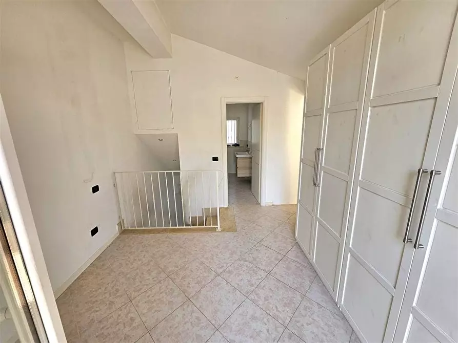 Immagine 17 di Appartamento in vendita  a Massa