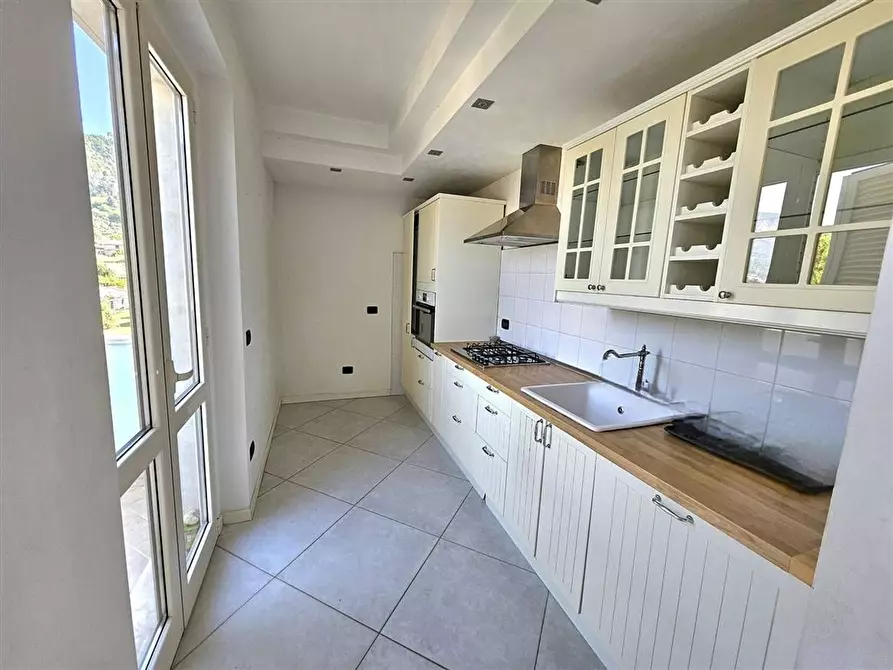 Immagine 6 di Appartamento in vendita  a Massa