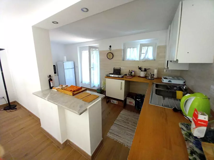 Immagine 3 di Casa bifamiliare in vendita  a Massa