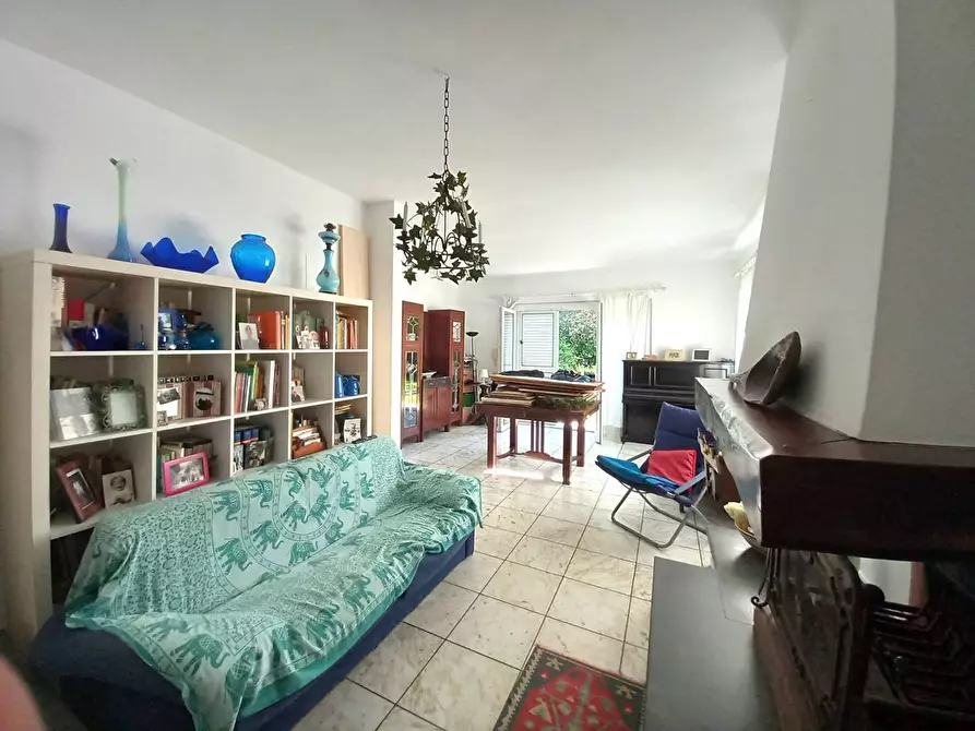 Immagine 10 di Casa bifamiliare in vendita  a Massa