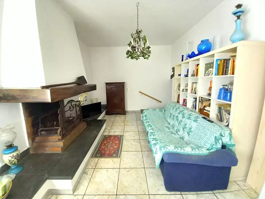 Immagine 9 di Casa bifamiliare in vendita  a Massa