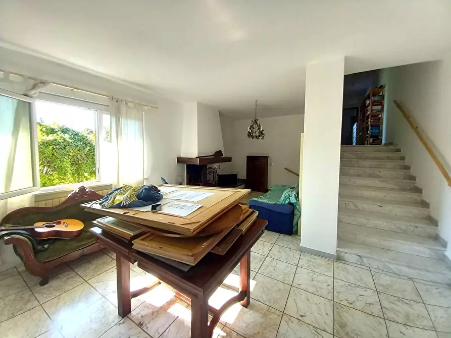 Immagine 11 di Casa bifamiliare in vendita  a Massa
