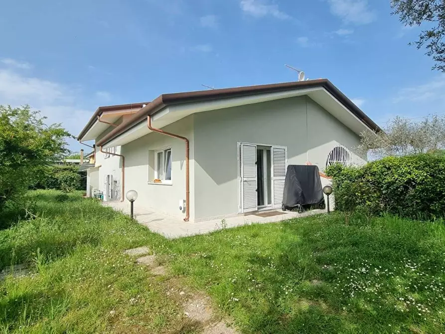 Immagine 19 di Casa bifamiliare in vendita  a Massa