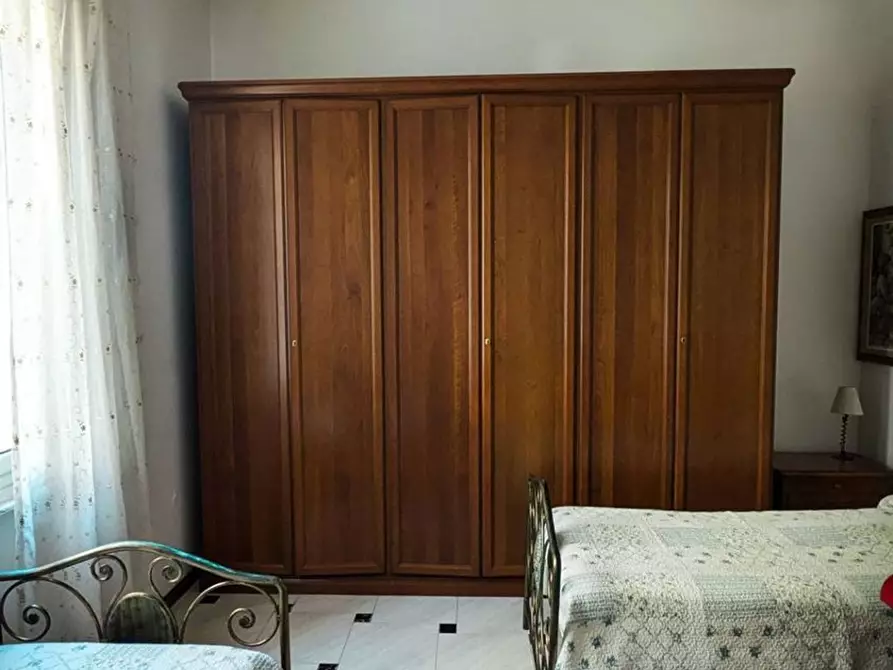 Immagine 8 di Appartamento in affitto  a Massa