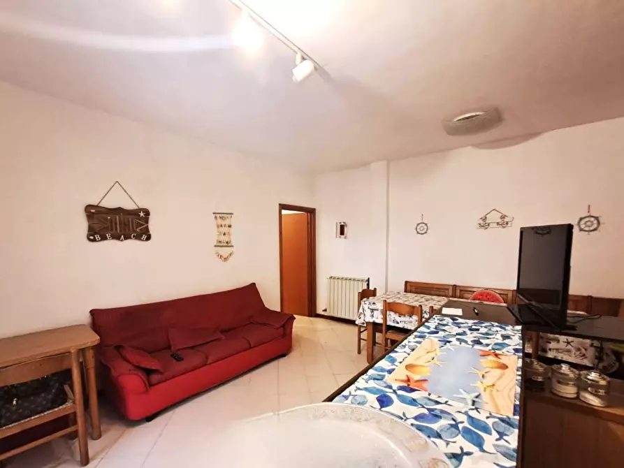 Immagine 2 di Appartamento in affitto  a Massa