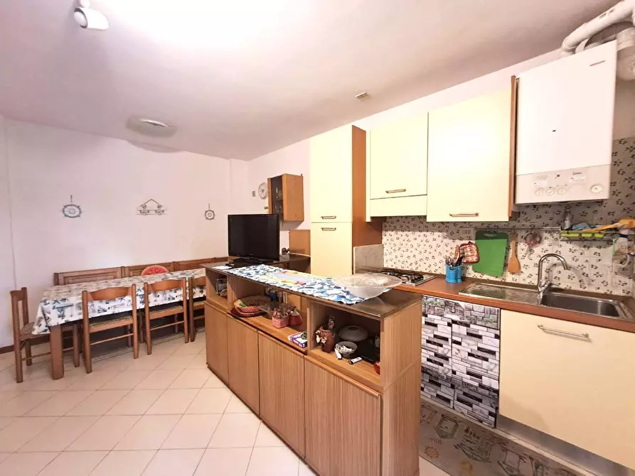 Immagine 4 di Appartamento in affitto  a Massa