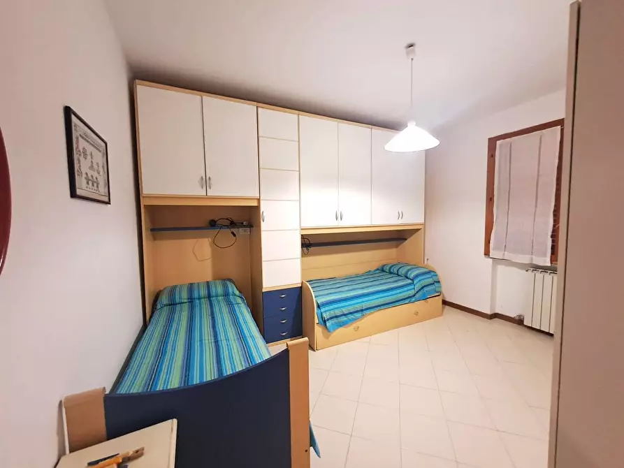 Immagine 8 di Appartamento in affitto  a Massa