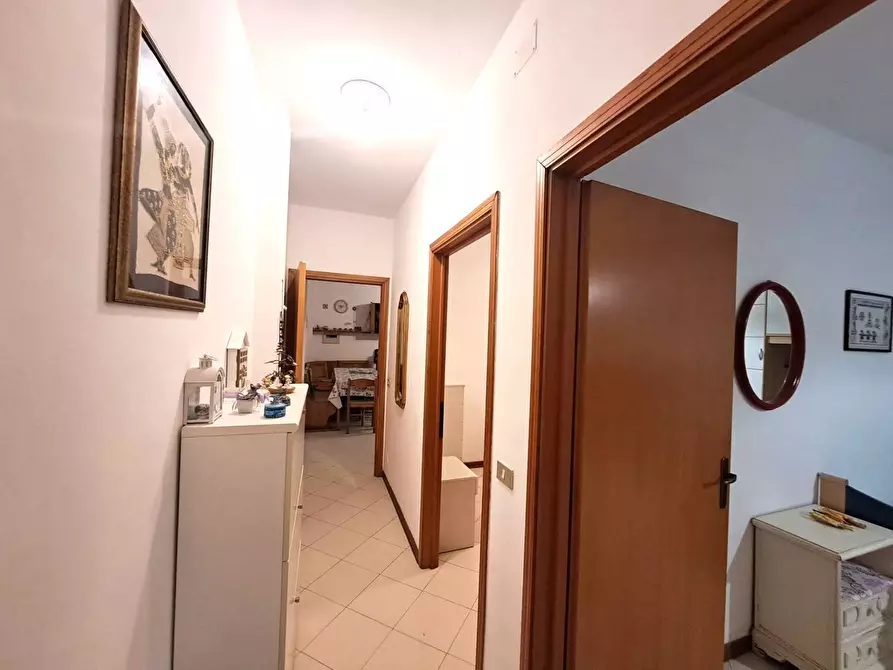 Immagine 5 di Appartamento in affitto  a Massa