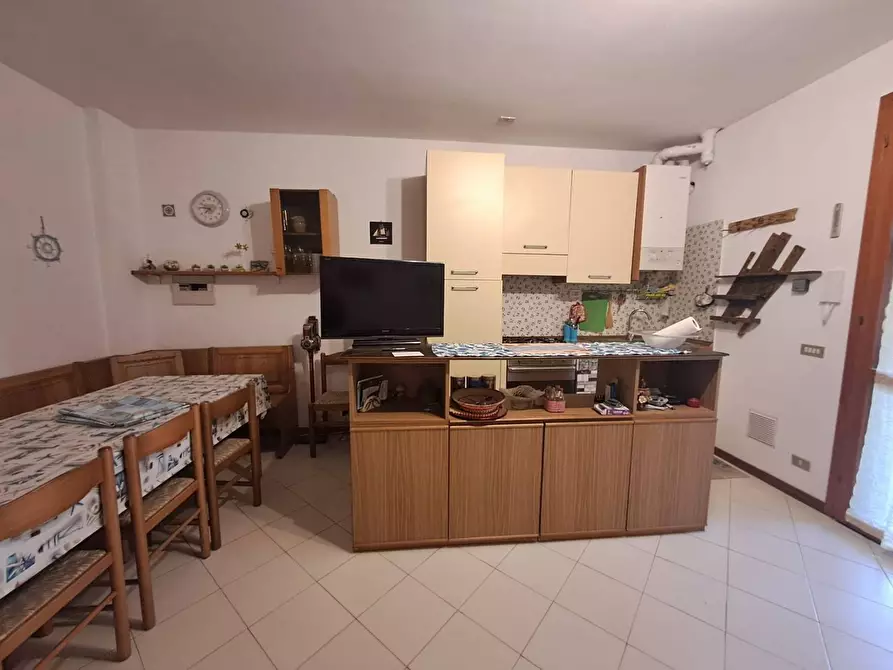 Immagine 3 di Appartamento in affitto  a Massa