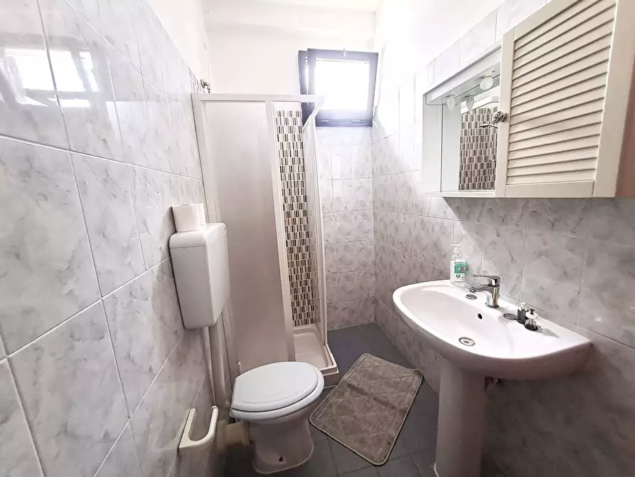 Immagine 11 di Appartamento in affitto  a Carrara