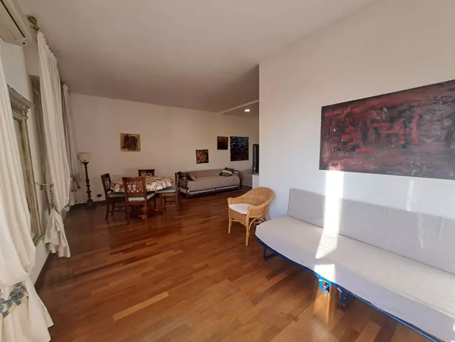 Immagine 4 di Appartamento in affitto  a Carrara