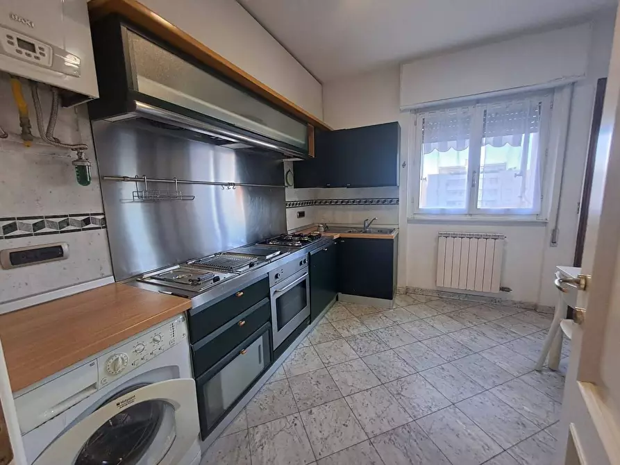 Immagine 5 di Appartamento in affitto  a Carrara