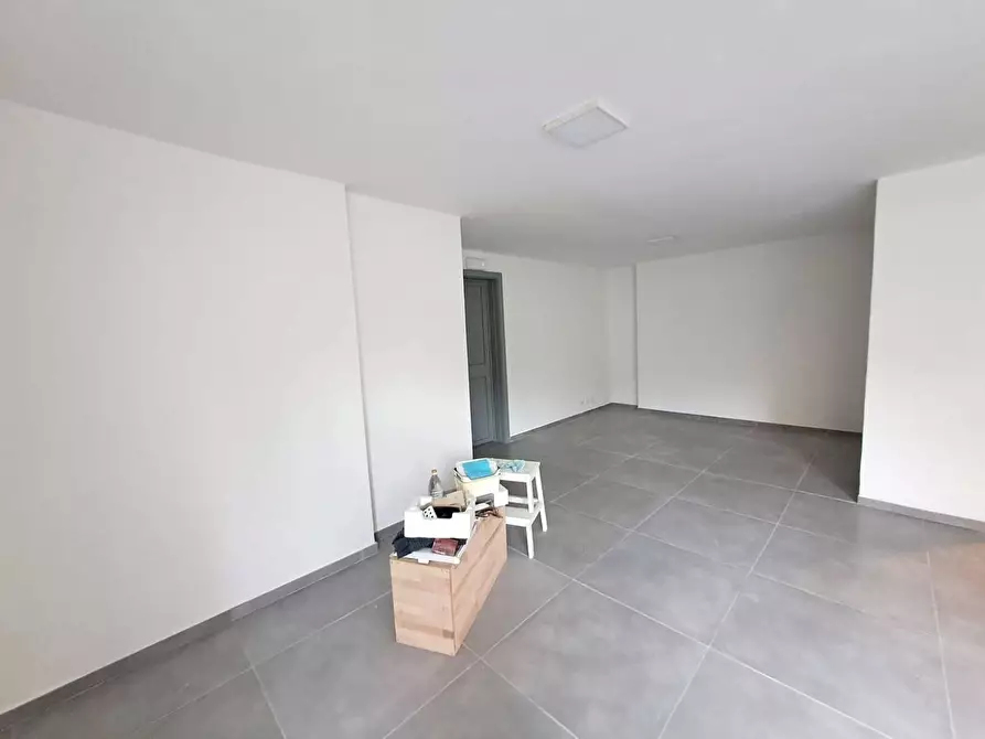 Immagine 7 di Ufficio in affitto  a Massa