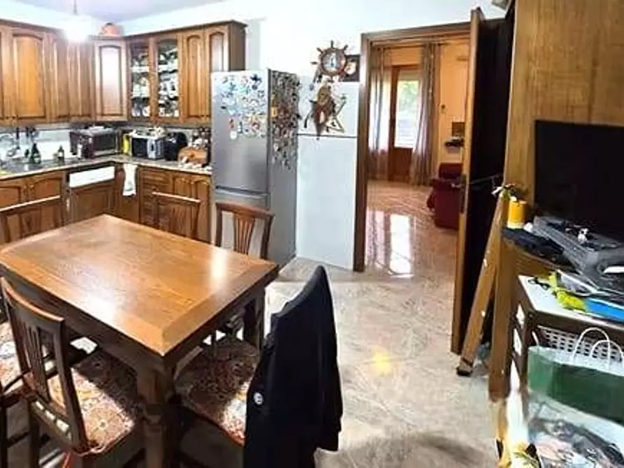 Immagine 3 di Appartamento in vendita  a Massa