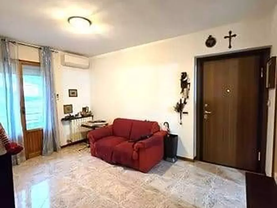 Immagine 1 di Appartamento in vendita  a Massa