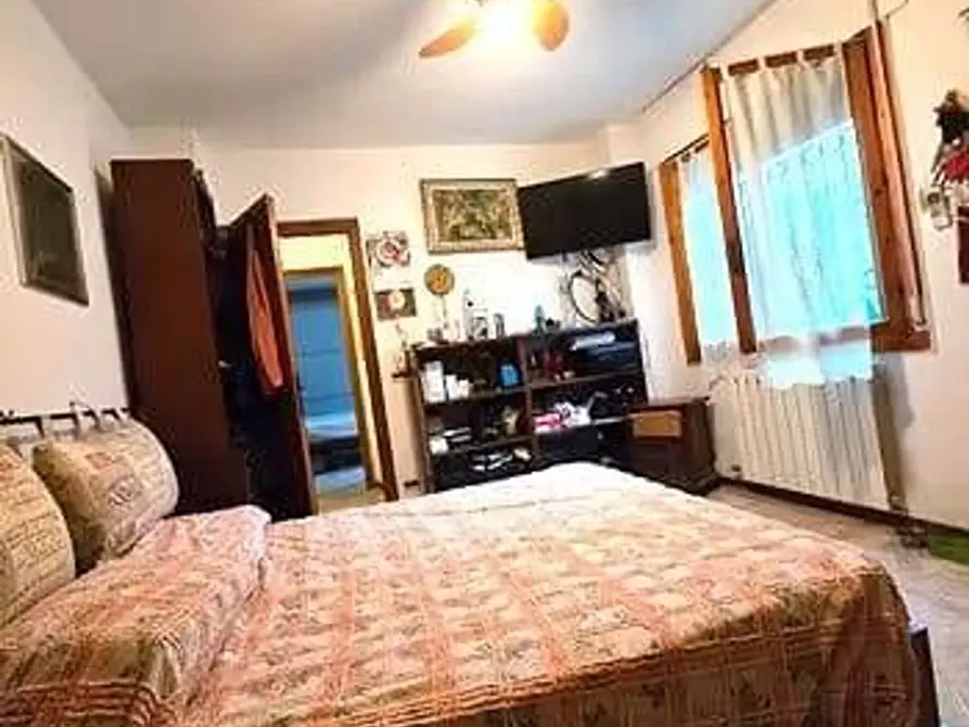 Immagine 5 di Appartamento in vendita  a Massa