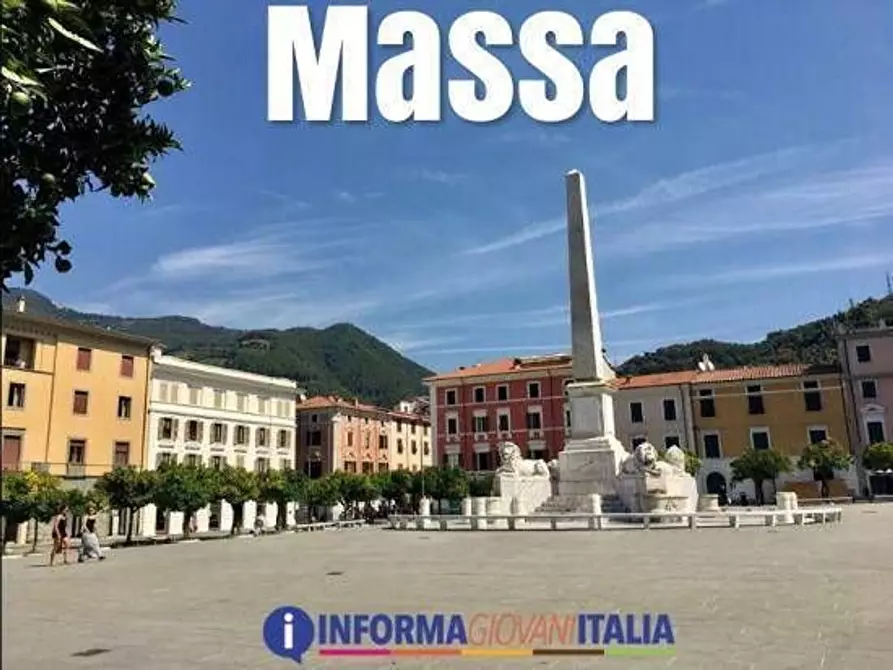 Immagine 17 di Appartamento in vendita  a Massa