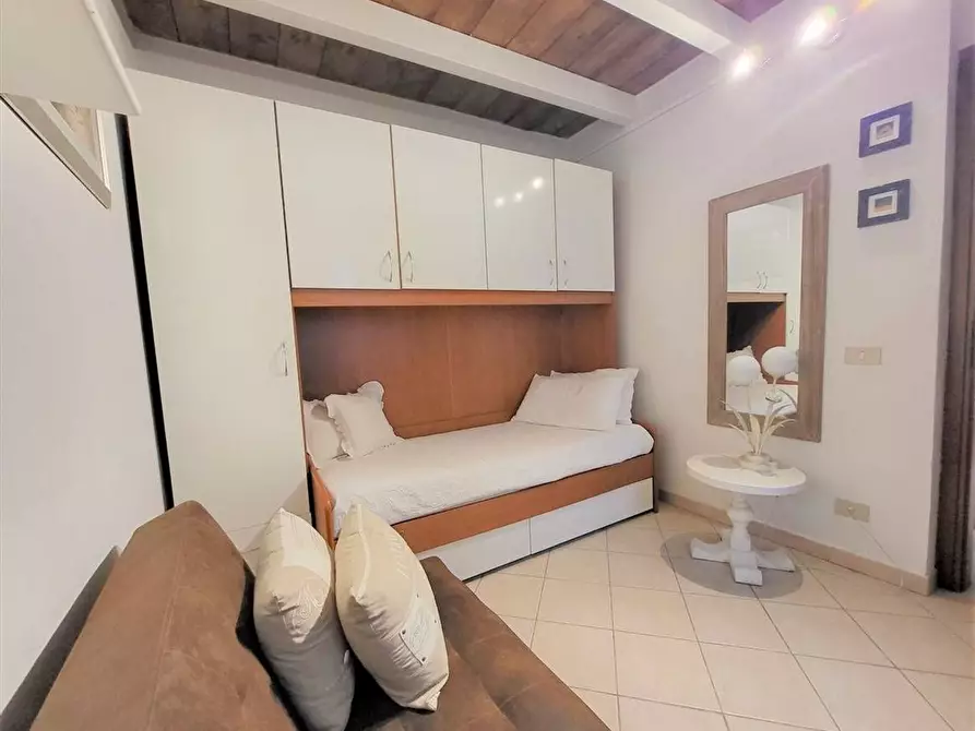 Immagine 7 di Casa semindipendente in vendita  a Massa