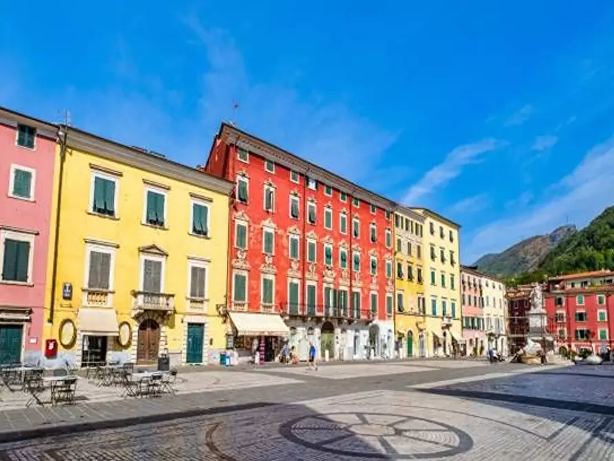 Immagine 11 di Appartamento in vendita  a Carrara