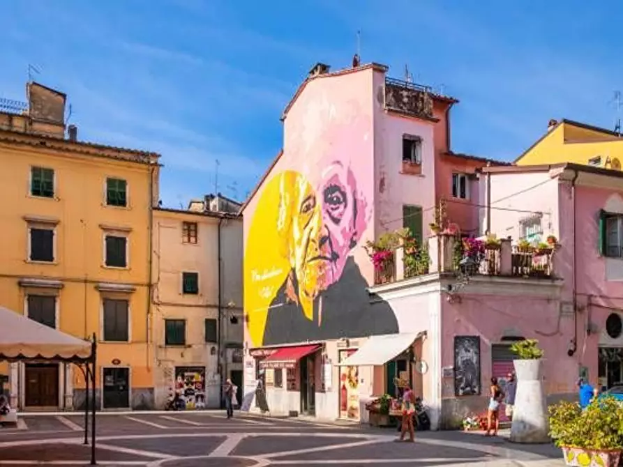 Immagine 14 di Appartamento in vendita  a Carrara