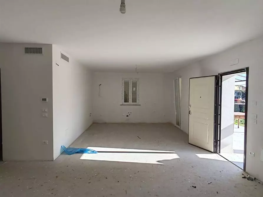 Immagine 6 di Casa bifamiliare in vendita  a Massa