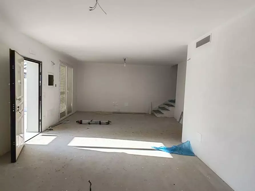 Immagine 14 di Casa bifamiliare in vendita  a Massa